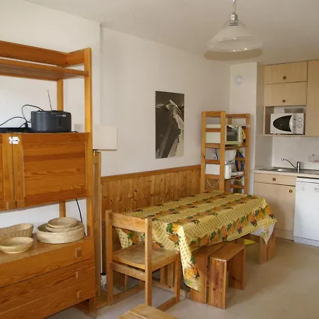 Confortable 2 Pieces Cabine Au Pied Des Pistes - Fr-1-557-93 Apartment Les Adrets